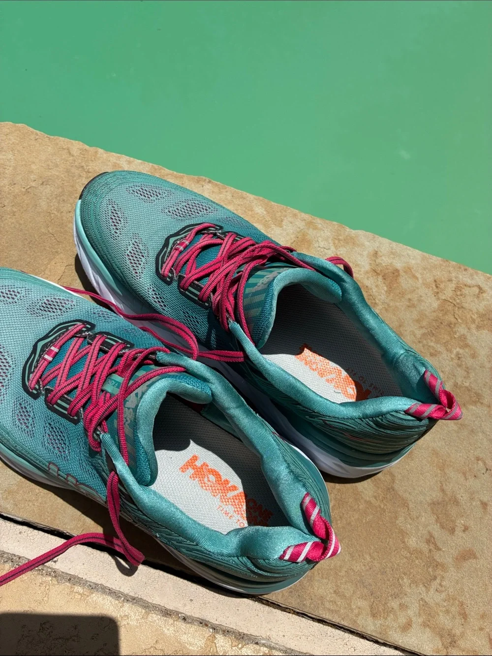 HOKA ONE Bondi 6 Teal/turquoise Running Sneakers Pink Accents w 10.5